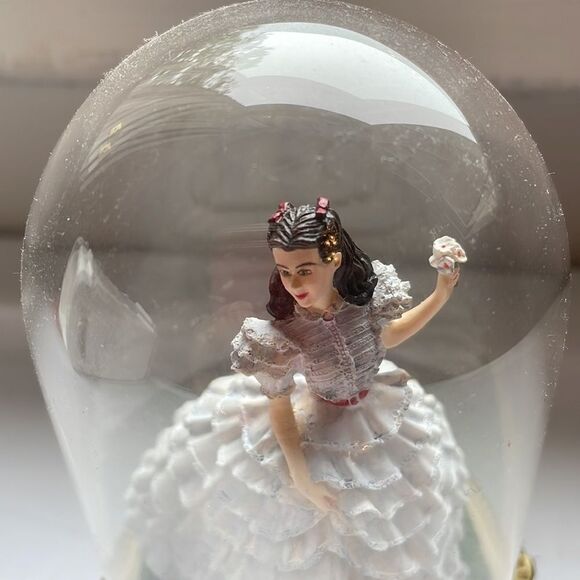 Vintage 1998 Franklin Mint Scarlett’s Heritage figurine under domed glass - Picture 2 of 6